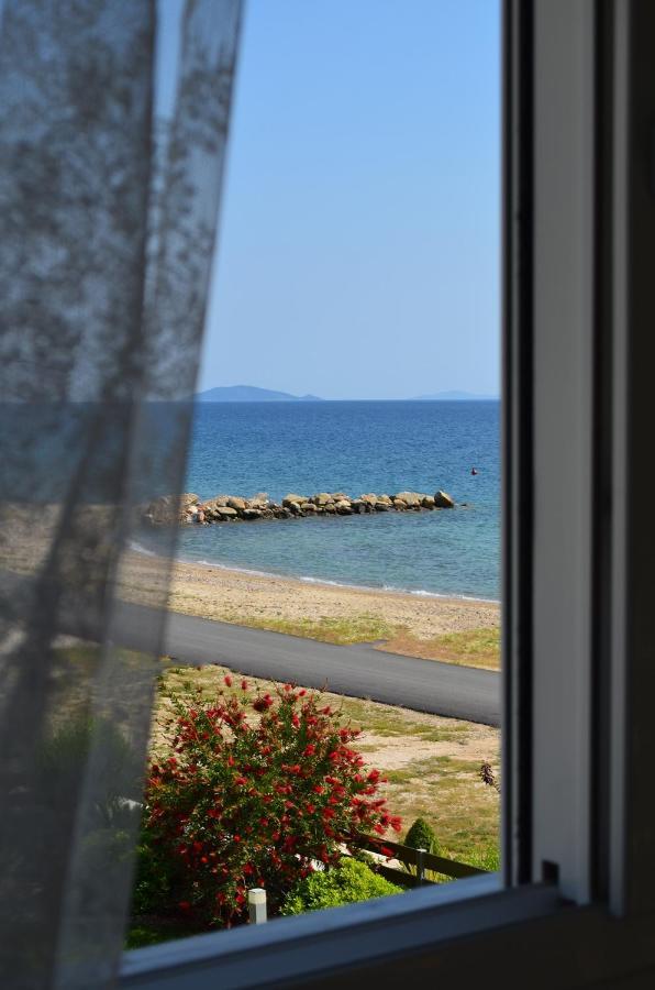 Lemon Beach Front Apartment, Nikiti Eksteriør billede