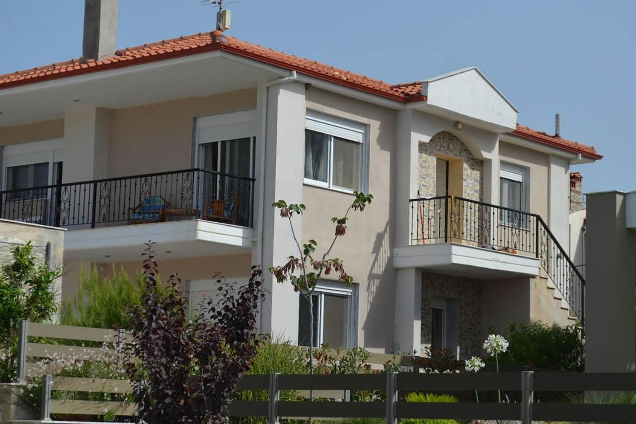 Lemon Beach Front Apartment, Nikiti Eksteriør billede