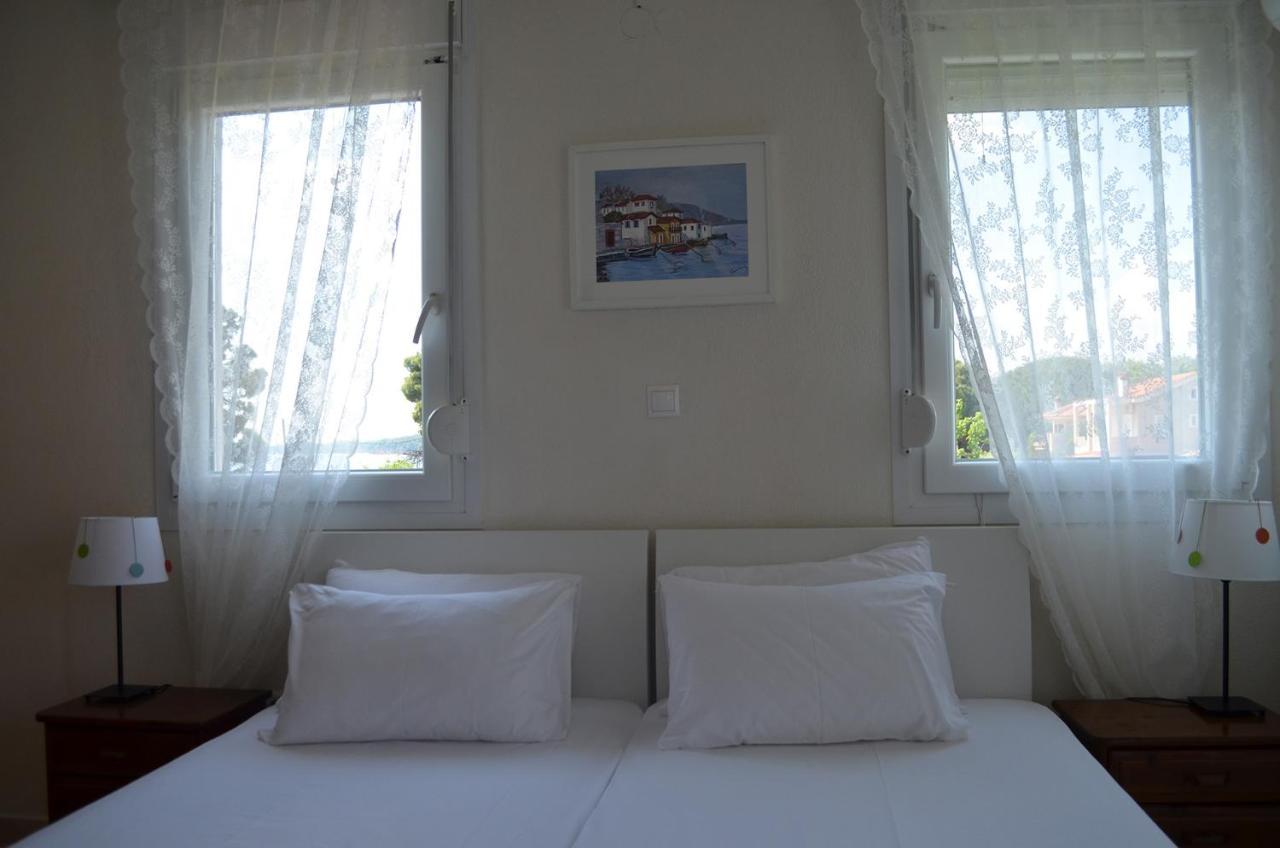 Lemon Beach Front Apartment, Nikiti Eksteriør billede